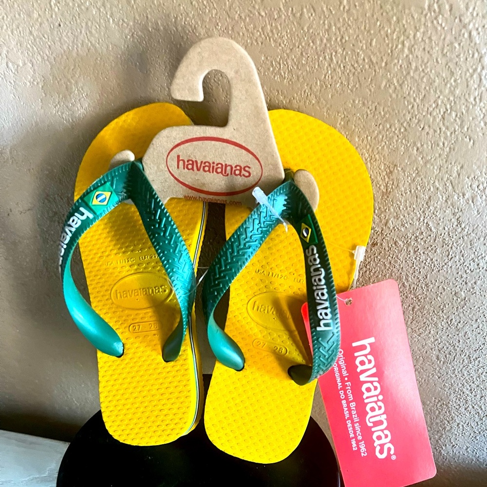 Brand New Kids Haviana flip flops!